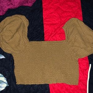 A green/brownish top